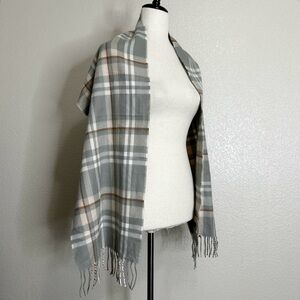 NWOT 100% Cashmere Germany Gray Plaid Scarf